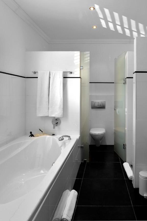 Plumwood Boutique Hotel By The Living Journey Collection Franschhoek Esterno foto